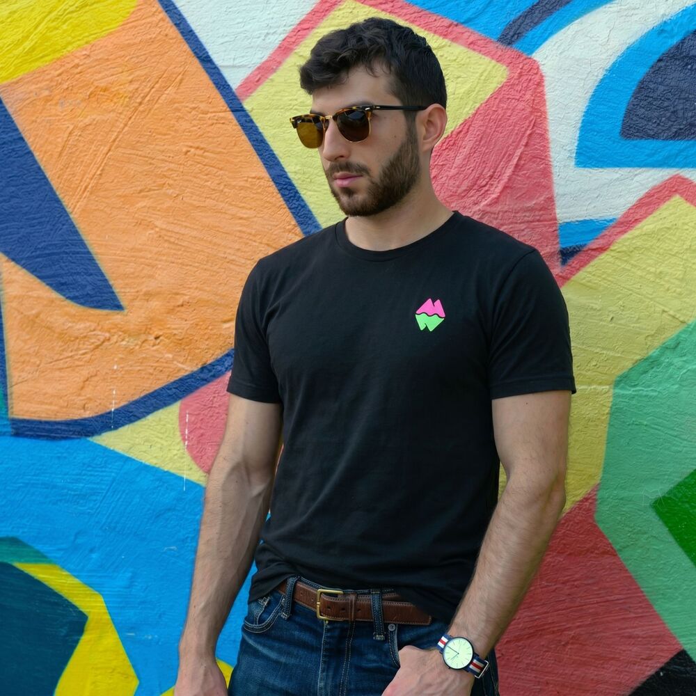 Meow Wolf T Shirt Size Medium Omega Mart Santa Fe, NM Official Color Logo Black